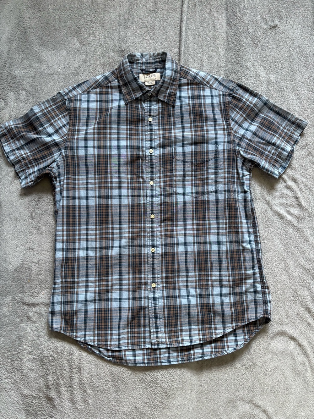 J.Crew Men’s Short Sleeve Blue Multicolor Plaid Button Up Shirt Size Medium Y2K